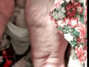 Busty babe megy egy  ...