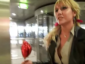 Kristen Scott-szenzá ...
